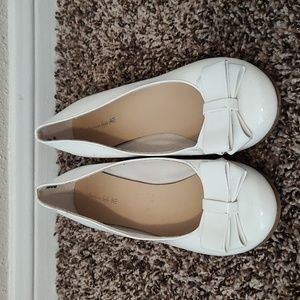 American Eagle by Payless, 3.5, White